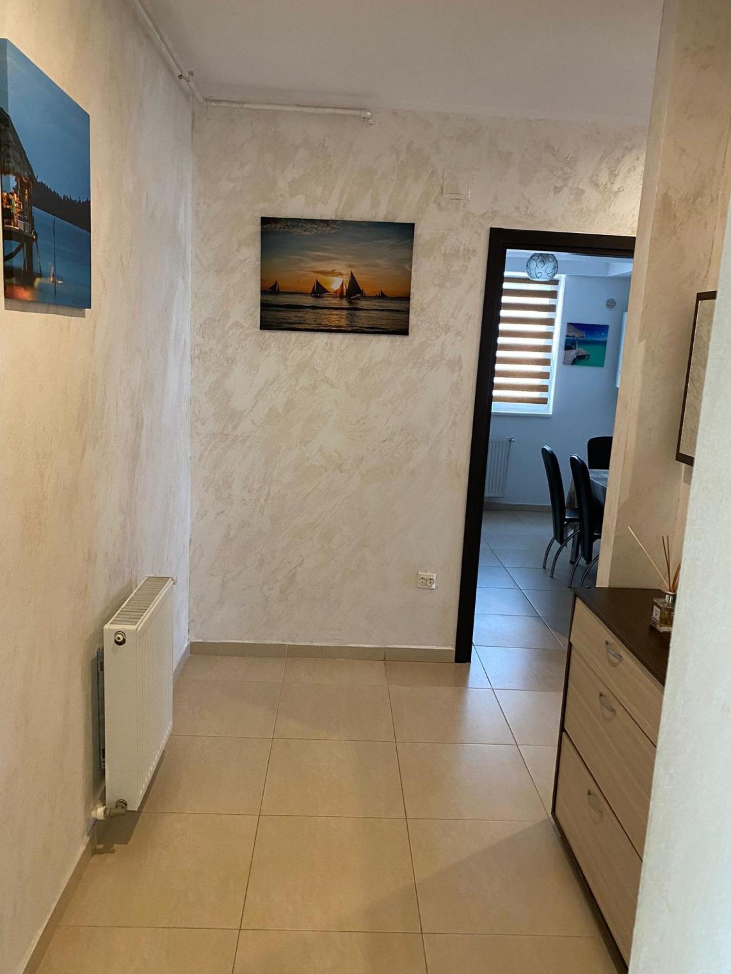Ionut Summerland Apartment
