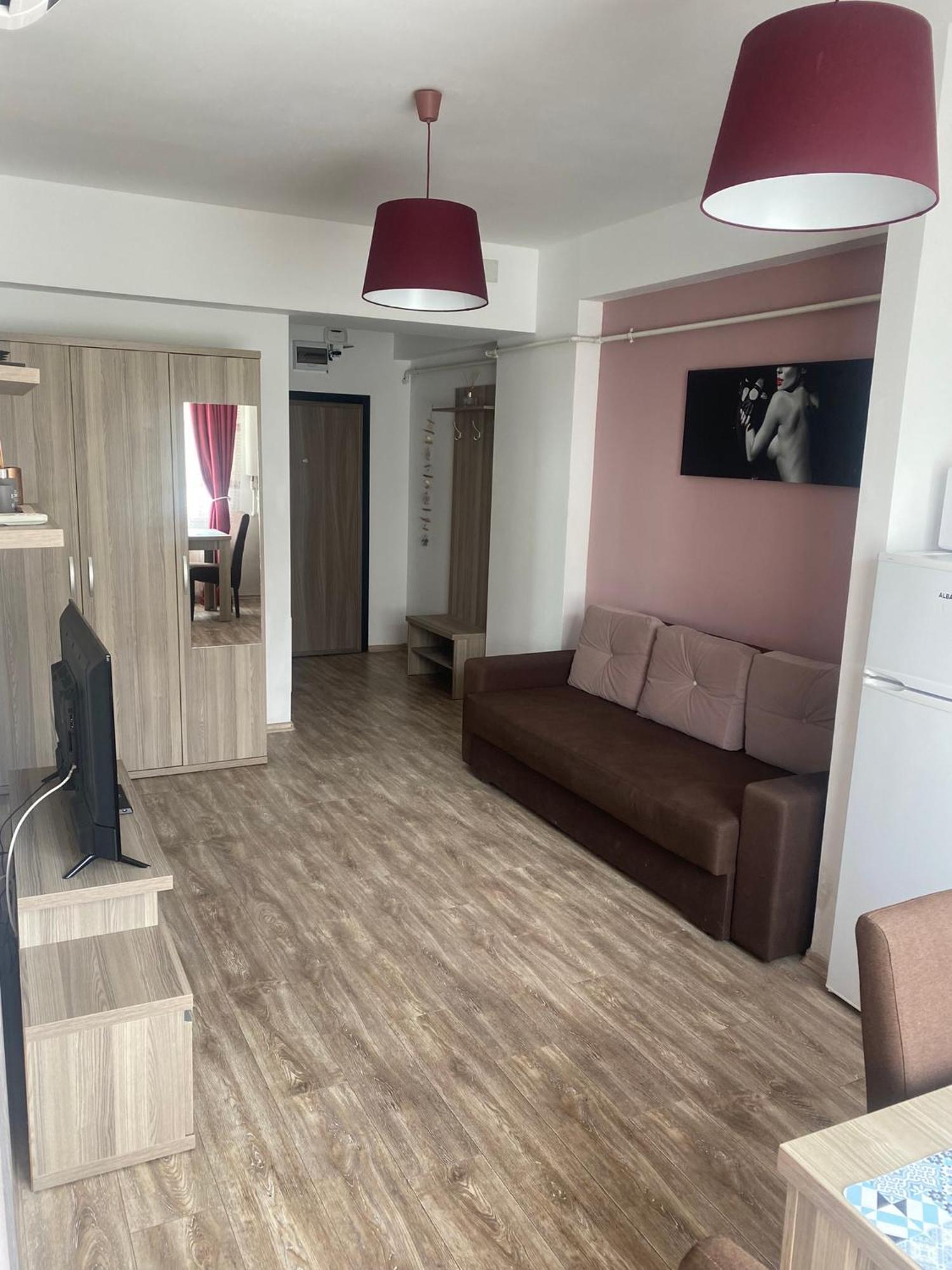 Ionut Summerland Apartment